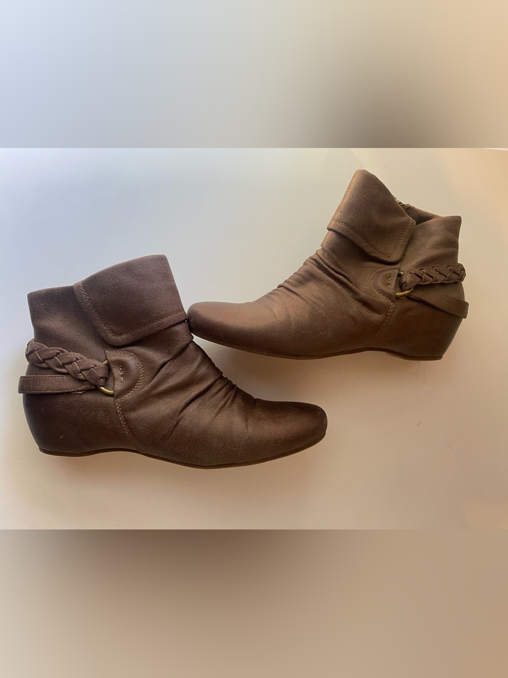 BareTraps Brown Fold-Over Ankle Booties / Size 8.5 / GUC